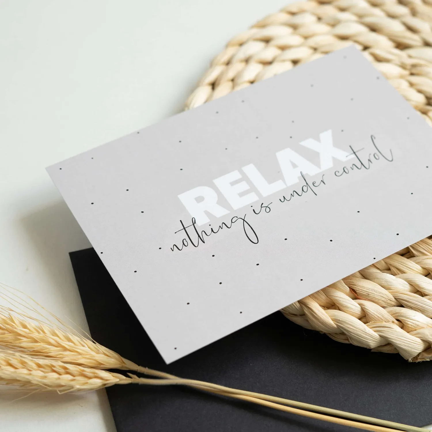 moodz design kaart A6 Relax nothing is under control