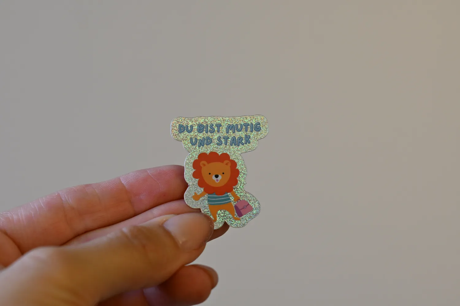 Lilly Braun STARK sticker glanzend 3,4 x 4 cm